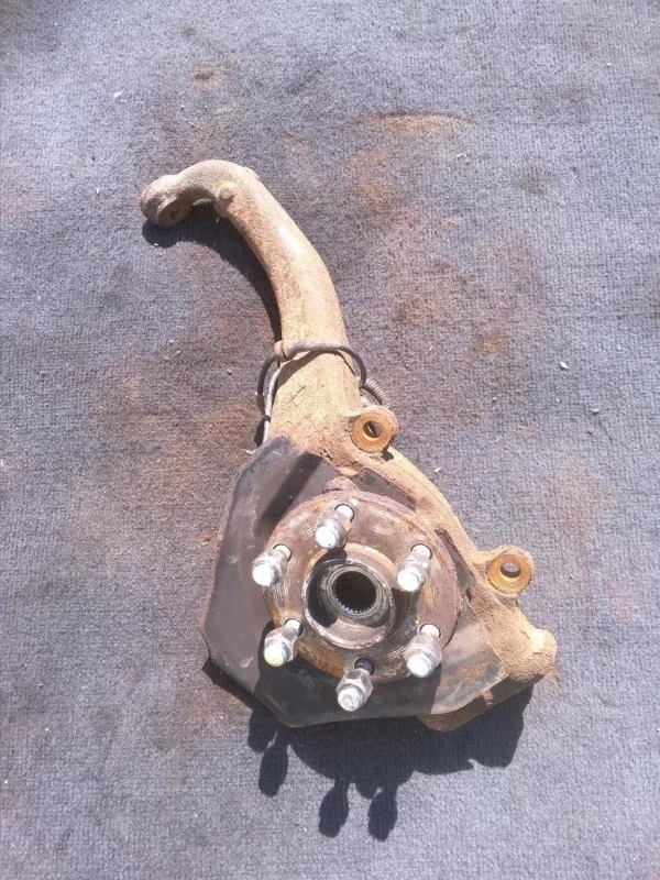 Кулак поворотный левый Nissan Navara (D40) 2004-2015 2012 400155X00C 2.5 D YD25DDTI