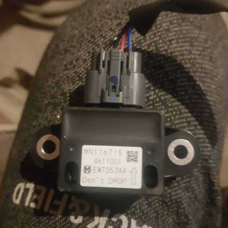 Датчик курсовой устойчивости Mitsubishi Pajero Iii (1999-2006) 2005 MN116715 3.5 I 6G74