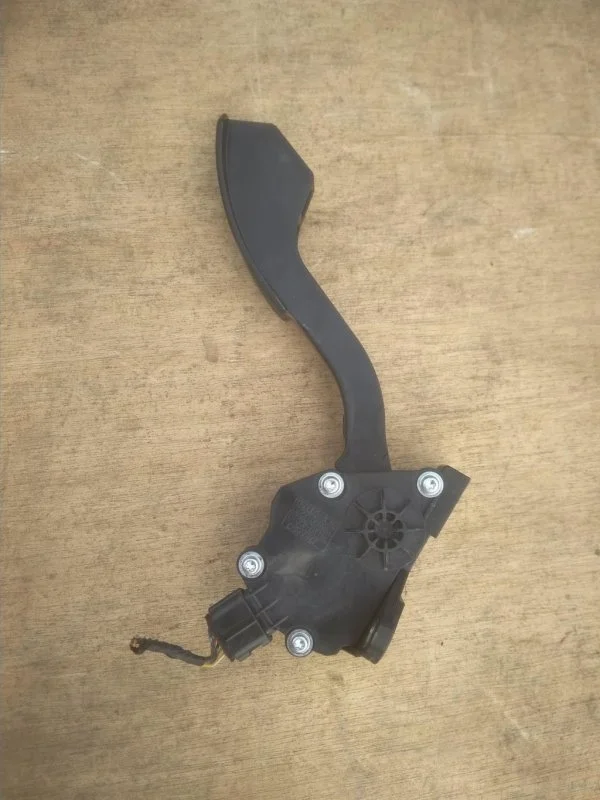 Педаль газа Toyota Rav 4 (Xa30) (2005-2014) 2008 7811042010 2.2 D 2ADFTV