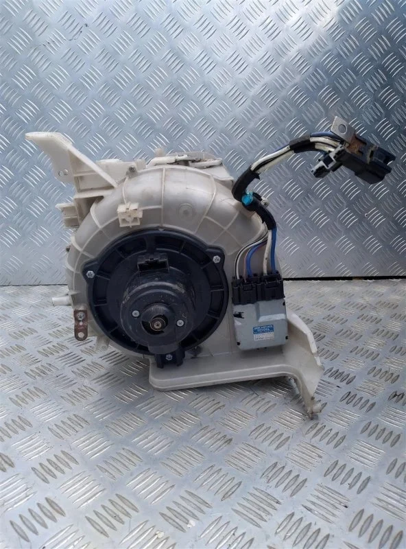 Сопротивление печки Toyota Land Cruiser (100) 1998-2007 2005 8716522050 4.7 I 2UZFE