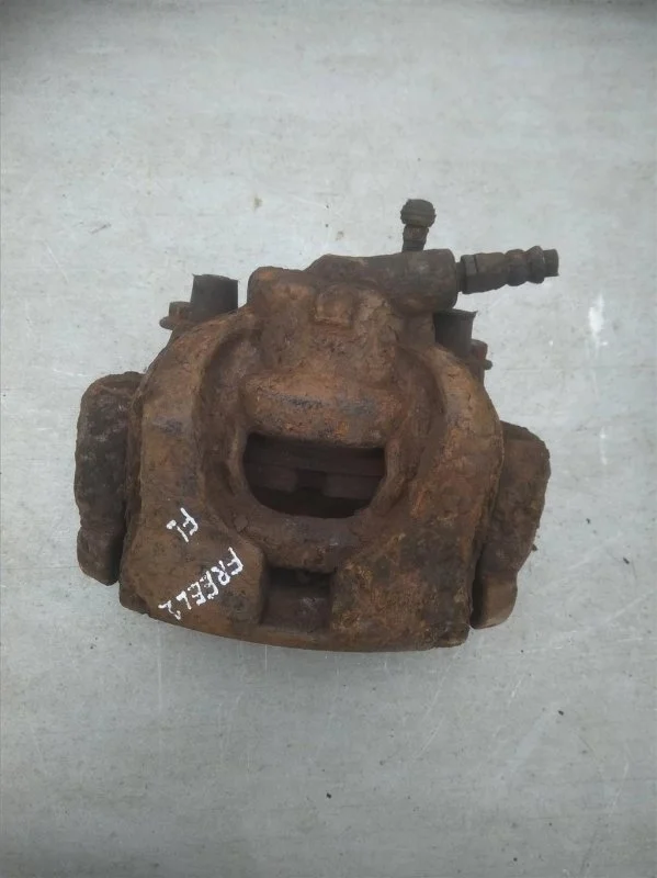 Суппорт передний левый Land Rover Freelander Ii (2006-2014) 2010 LR000569 2.2 D 224DT