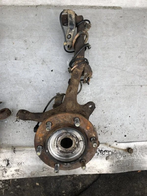 Кулак поворотный правый Toyota Hilux (2005-2015) 2014 432110K030 3.0 D 1KDFTV