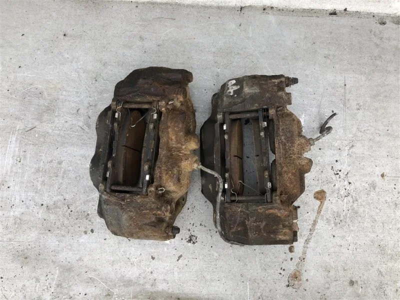 Суппорт передний левый Toyota Hilux (2005-2015) 2014 477500K180 3.0 D 1KDFTV