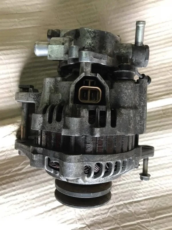 Генератор Mitsubishi L200 (1996-2006) 2001 MD366052