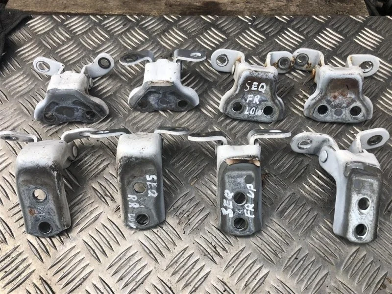 Петля двери Toyota Sequoia Ii 2008 - 2022 2008 6871002020 5.7 I 3URFE