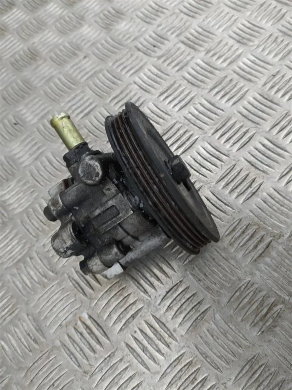 Насос гидроусилителя руля Mitsubishi L200 (1996-2006) 2004 MR374897 2.5 D 4D56