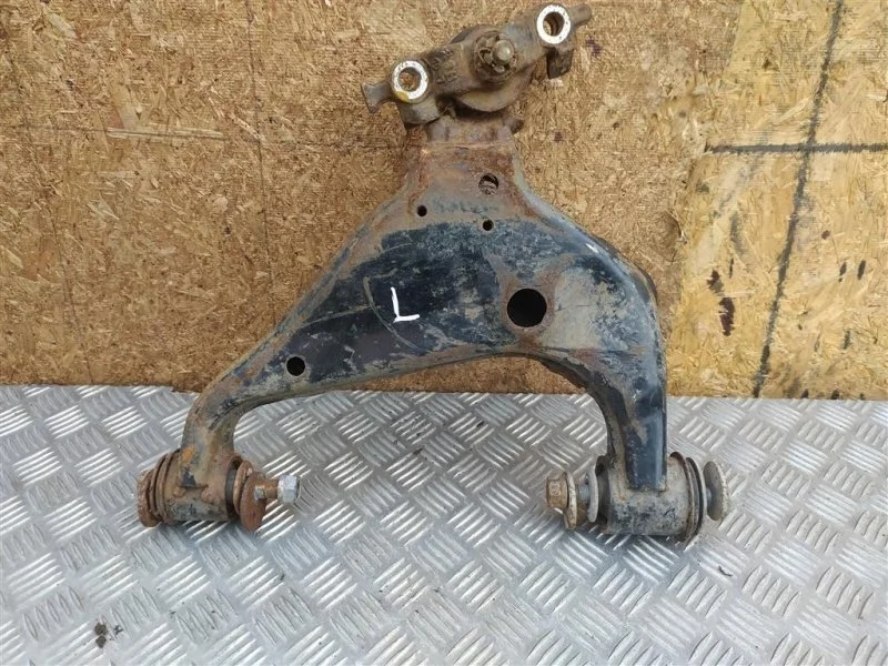 Рычаг передний нижний левый Toyota Hilux (2015-2021) 2017 480690K090 2.4 D 2GDFTV