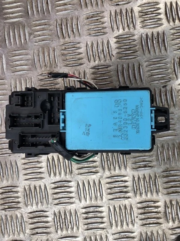 Блок комфорта Mitsubishi L200 (1996-2006) 2004 MR409898 2.5 D 4D56