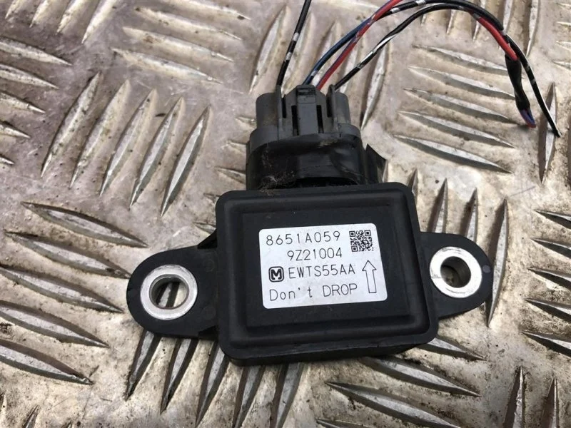 Датчик курсовой устойчивости Mitsubishi L200 (2006-2015) 2010 8651A059 2.5 D 4D56