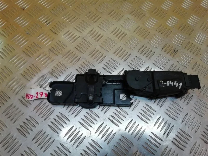 Замок багажника Audi A8 (D4) 2010-2014 2011 4H0827383 2.0 I CHJA