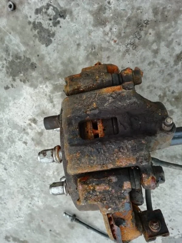 Суппорт задний левый Toyota Land Cruiser Prado 120 (2002-2009) 2004 4775034030 3.0 D