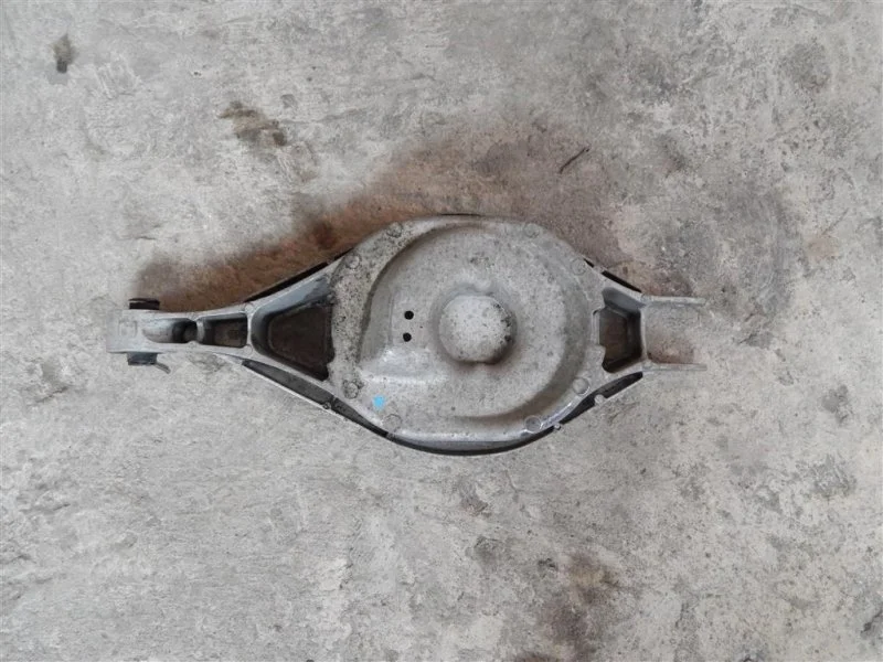 Рычаг задний нижний правый Infiniti Qx70 (2013-2017) 2014 551B01BA0A 3.0 D