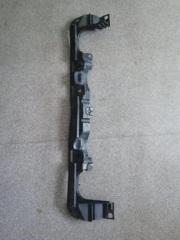 Пыльник Toyota Hilux (2015-2021) 2019 52129KK010 2.4 D 2GDFTV