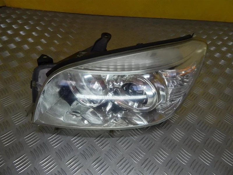 Фара левая Toyota Rav 4 (Xa30) (2005-2014) 2006 8117042290 2.0 I 1AZFE