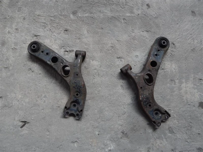 Рычаг передний правый Land Rover Freelander Ii (2006-2014) 2008 LR007205 2.2 D 224DT