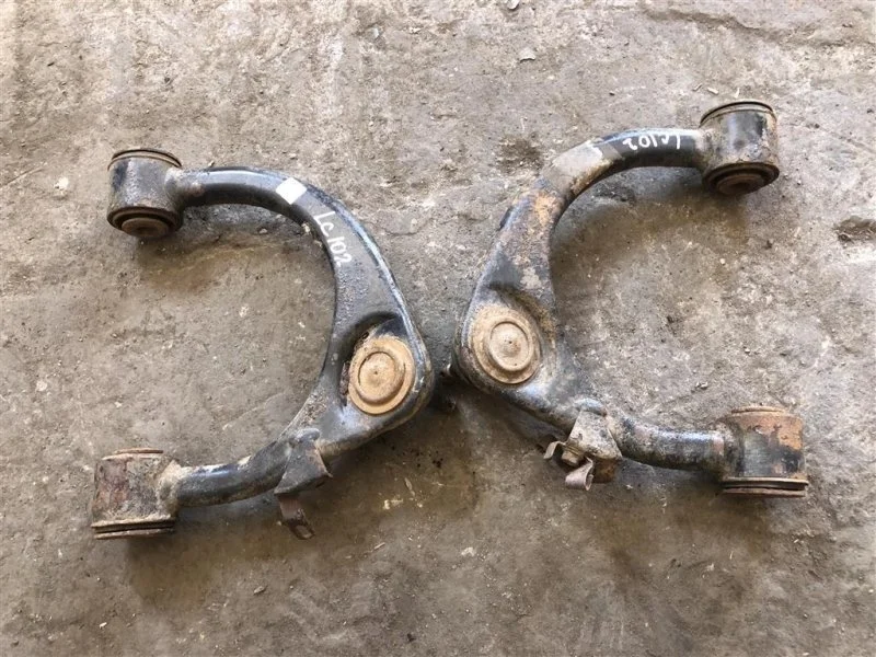 Рычаг передний левый Toyota Land Cruiser (100) 1998-2007 2000 4863060010 4.2 D 1HDFTE