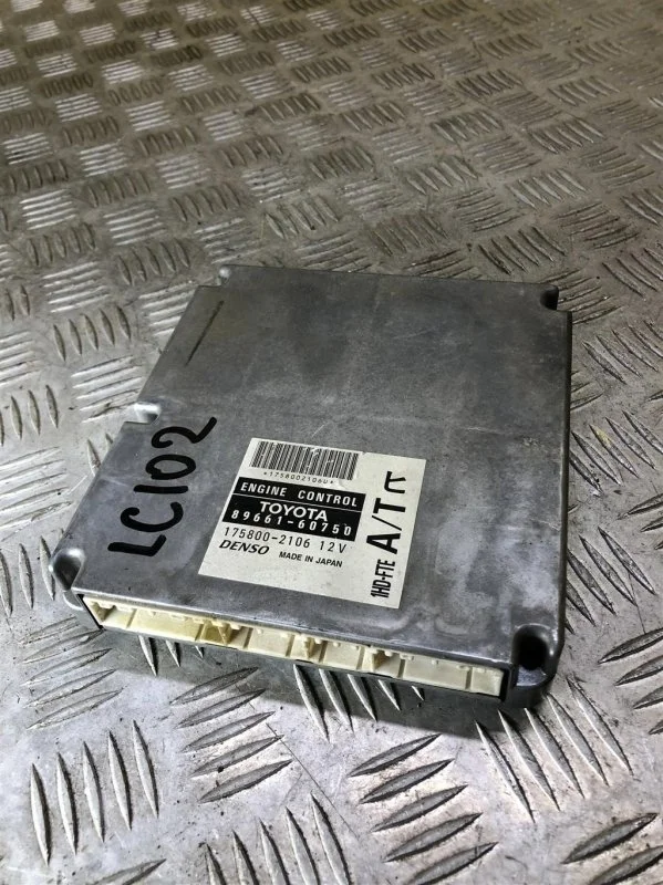 Блок управления двигателем Toyota Land Cruiser (100) 1998-2007 2000 8966160750 4.2 D 1HDFTE