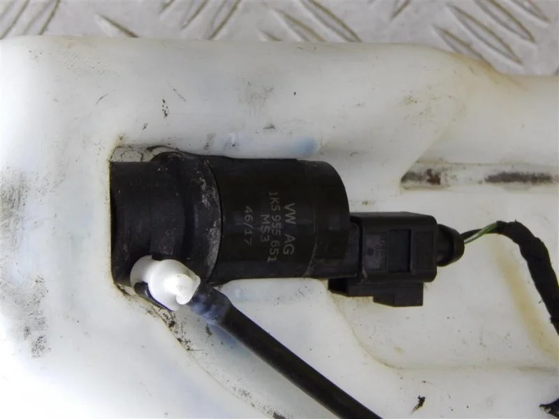 Насос (моторчик) омывателя стекла Volkswagen Amarok (2010-2016) 2018 1K5955651 ПИКАП 3.0 D V6