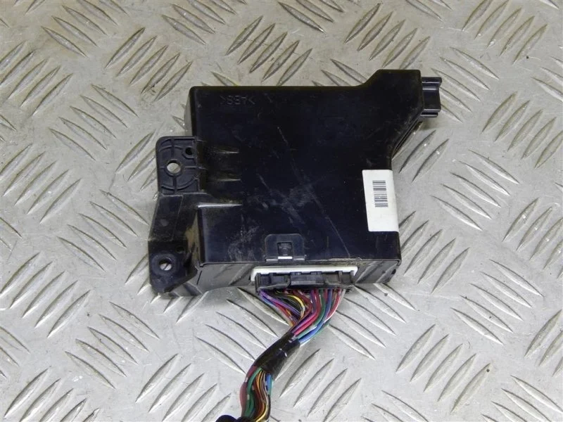 Блок электронный Toyota Hilux (2005-2015) 2009 886500K070 2.5 D 2KDFTV