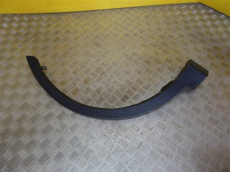 Молдинг крыла переднего правого Toyota Rav 4 (Ca40) (2012-2019) 2014 7560142130 2.0 D 1ADFTV