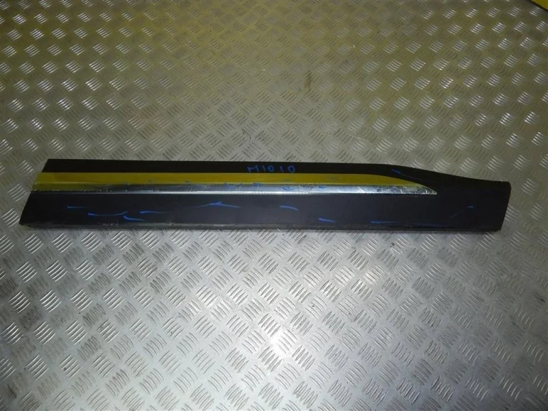 Накладка двери задней правой Toyota Rav 4 (Xa50) (2018-Н.в.) 2020 7507342040 2.5 A25AFXS GIBRID