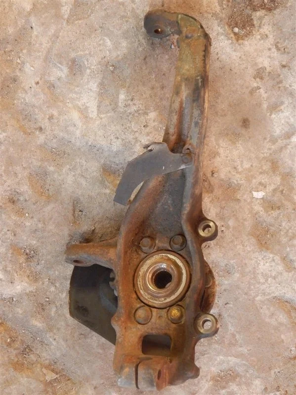 Кулак поворотный левый Nissan Navara (D40) 2004-2015 2010 400155X00C 2.5 D YD25DDTI