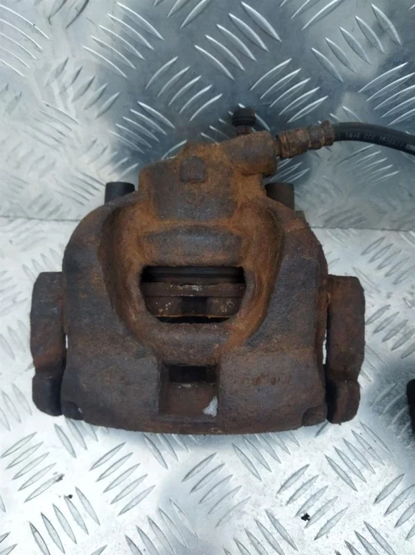 Суппорт передний левый Land Rover Freelander Ii (2006-2014) 2006 LR000569 2.2 D 224DT