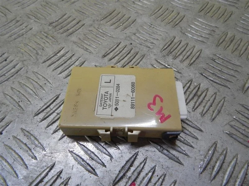 Блок электронный Lexus Lx 570 (2007-2022) 2009 8911160060 5.7 I 3URFE