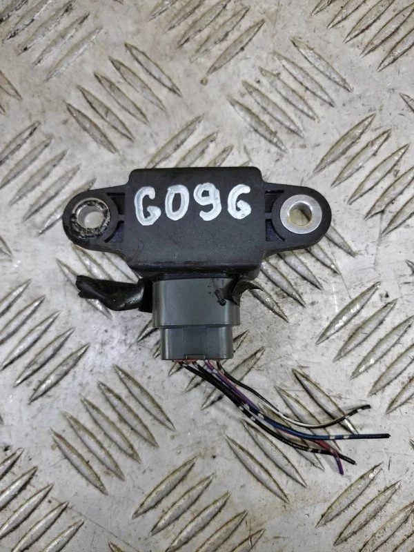 Датчик курсовой устойчивости Mitsubishi L200 (2006-2015) 2012 8651A059 2.5 D 4D56