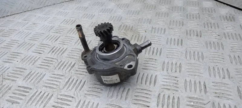 Насос вакуумный Mitsubishi L200 (2006-2015) 2007 2020A002 ПИКАП 2.5 D 4D56