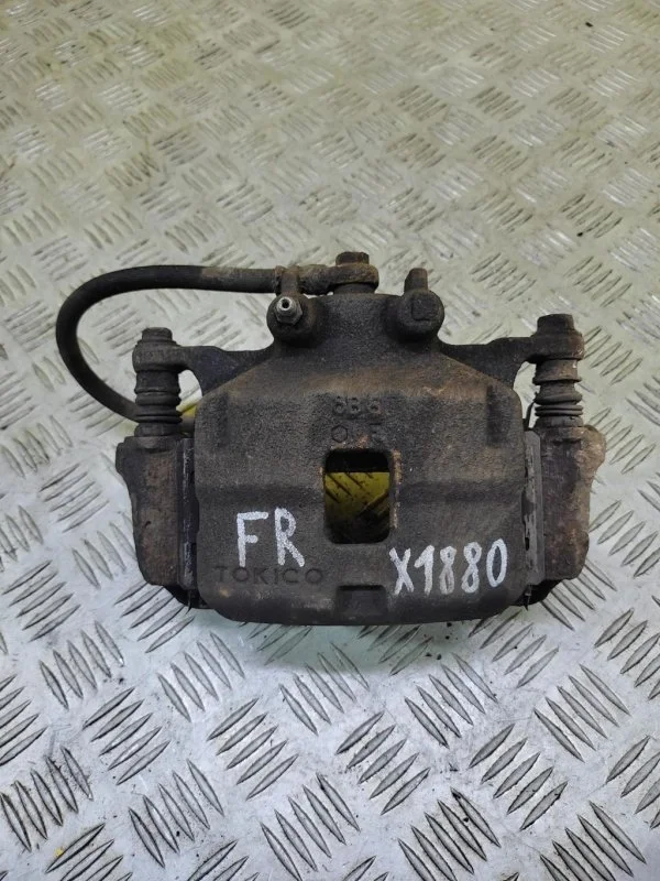 Суппорт передний правый Mitsubishi L200 (2006-2015) 2007 4605A202 2.5 D 4D56