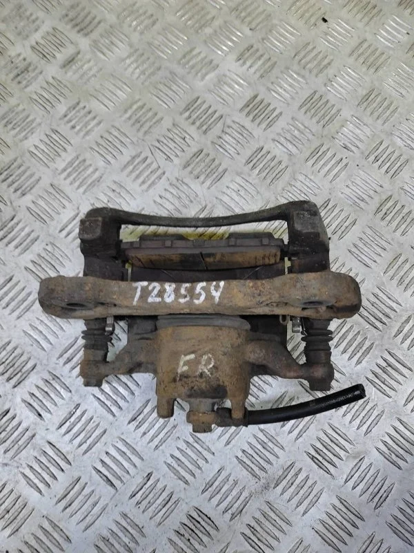 Суппорт передний правый Mitsubishi L200 (2006-2015) 2009 4605A202 2.5 D 4D56