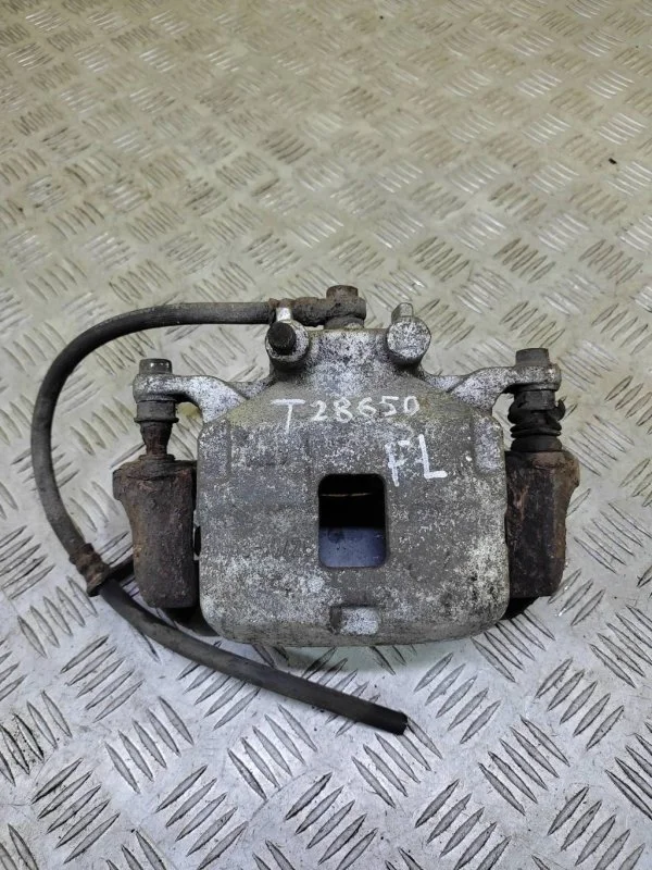 Суппорт передний левый Mitsubishi L200 (2006-2015) 2008 4605A201 2.5 D 4D56