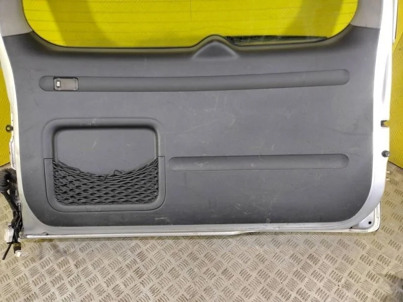 Обшивка крышки багажника Toyota Rav 4 (Xa30) (2005-2014) 2006 6775042020B0 2.2 D 2ADFTV