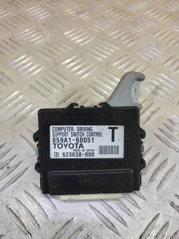 Блок электронный Toyota Land Cruiser Prado 150 (2009-2023) 2014 859A160051 3.0 D 1KDFTV