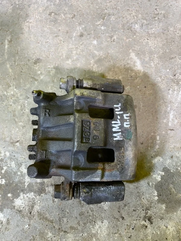 Суппорт передний правый Mitsubishi L200 (2015-2022) 2019 4605A202 ПИКАП 2.2 D 4N14