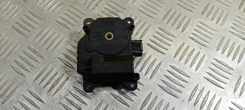 Моторчик заслонки печки Toyota Land Cruiser Prado 150 (2009-2023) 2018 0638000172PLS 2.8 D 1GDFTV