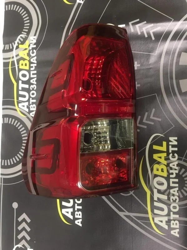 Фонарь задний левый Toyota Hilux (2015-2021) 2019 815610K271