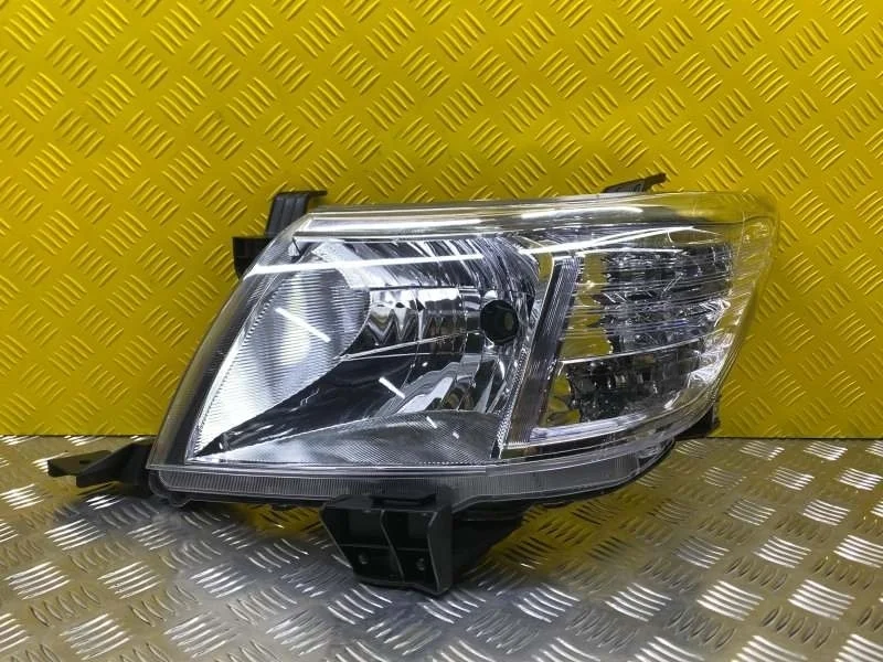 Фара левая Toyota Hilux (2005-2015) 2011 811500K440