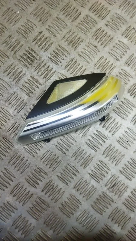 Повторитель в зеркало передний правый Nissan Pathfinder (R51M) 2004-2013 2010 261644X00A