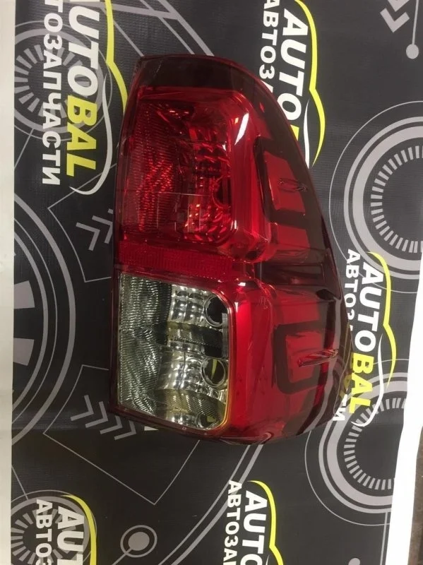 Фонарь задний правый Toyota Hilux (2015-2021) 2019 815510K261