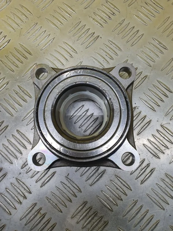 Ступица передняя Toyota Hilux (2015-2021) 2019 4357060011