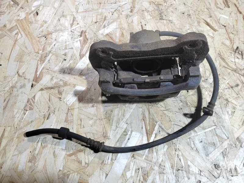 Суппорт передний правый Mitsubishi L200 (2015-2022) 2019 4605A202 ПИКАП 2.4 D 4N15