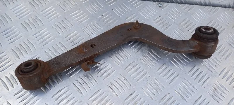 Рычаг задний поперечный Toyota Rav 4 (Xa30) (2005-2014) 2006 4879042020 2.0 I 1AZFE, левый