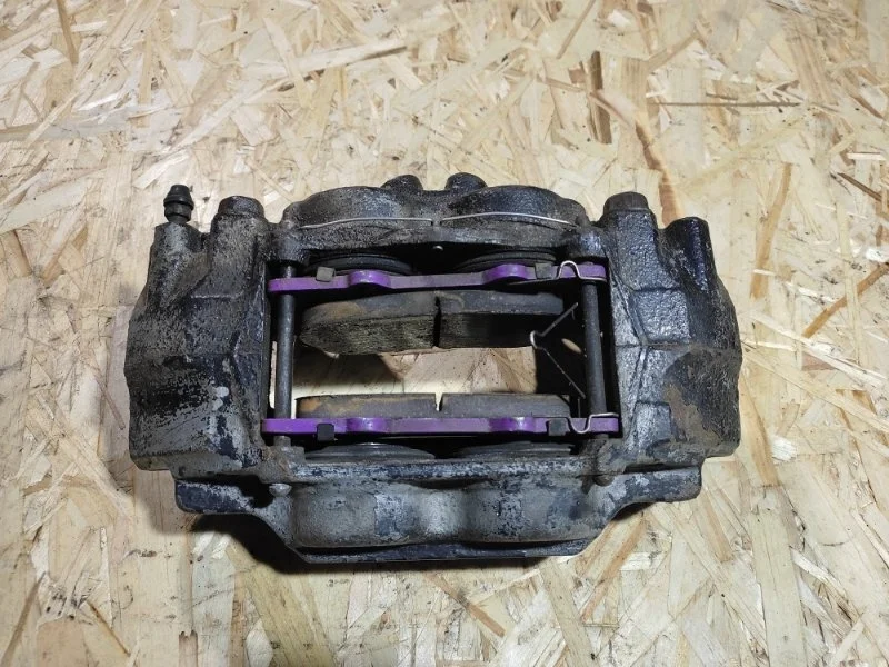 Суппорт передний левый Toyota Land Cruiser Prado 150 (2009-2023) 2010 4775060300 4.0 I 1GRFE