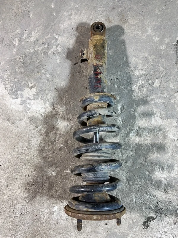 Амортизатор передний правый Mitsubishi L200 (2006-2015) 2008 MR992321 ПИКАП 2.5 D 4D56