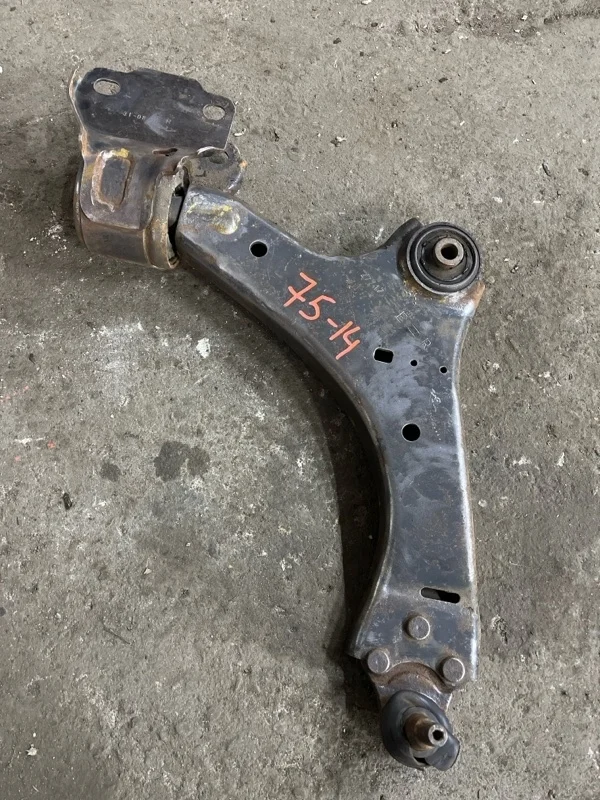 Рычаг передний правый Land Rover Freelander Ii (2006-2014) 2014 LR007205 2.2 D 224DT