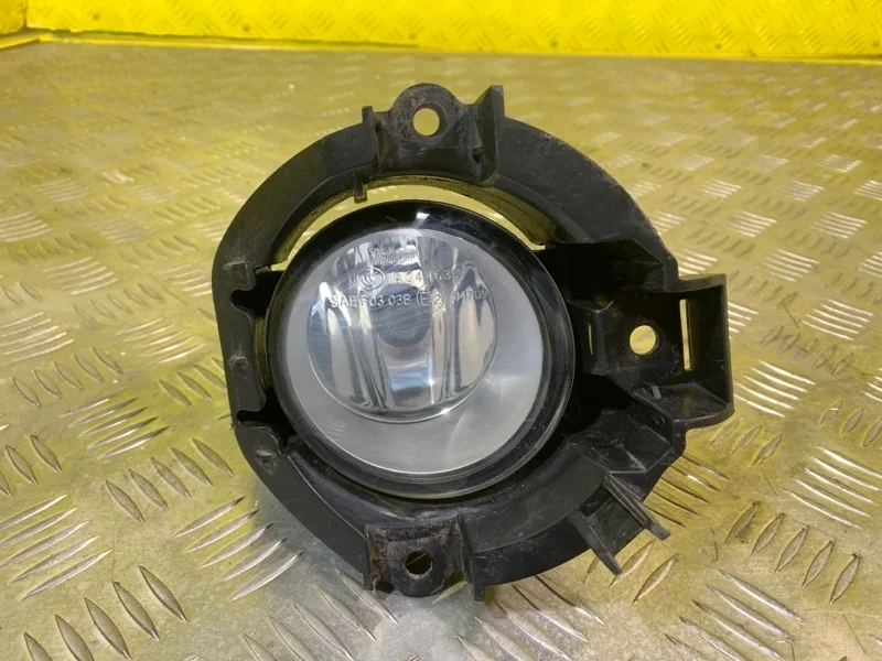 Фара противотуманная правая Toyota Rav 4 (Xa30) (2005-2014) 2006 812100D040 2.0 I 1AZFE