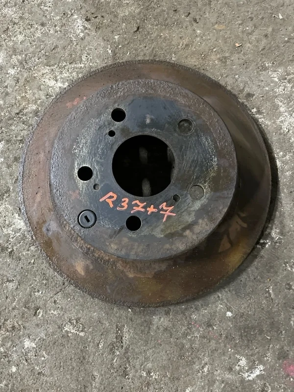 Диск тормозной передний Toyota Rav 4 (Xa30) (2005-2014) 2006 4351242050 2.2 D 2ADFTV