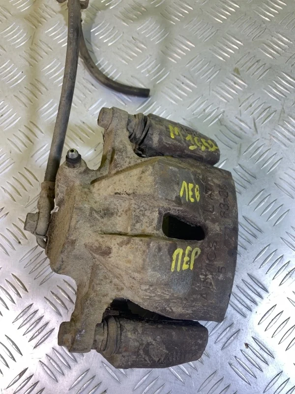 Суппорт передний левый Toyota Rav 4 (Xa30) (2005-2014) 2006 4775042090 2.0 I 1AZFE